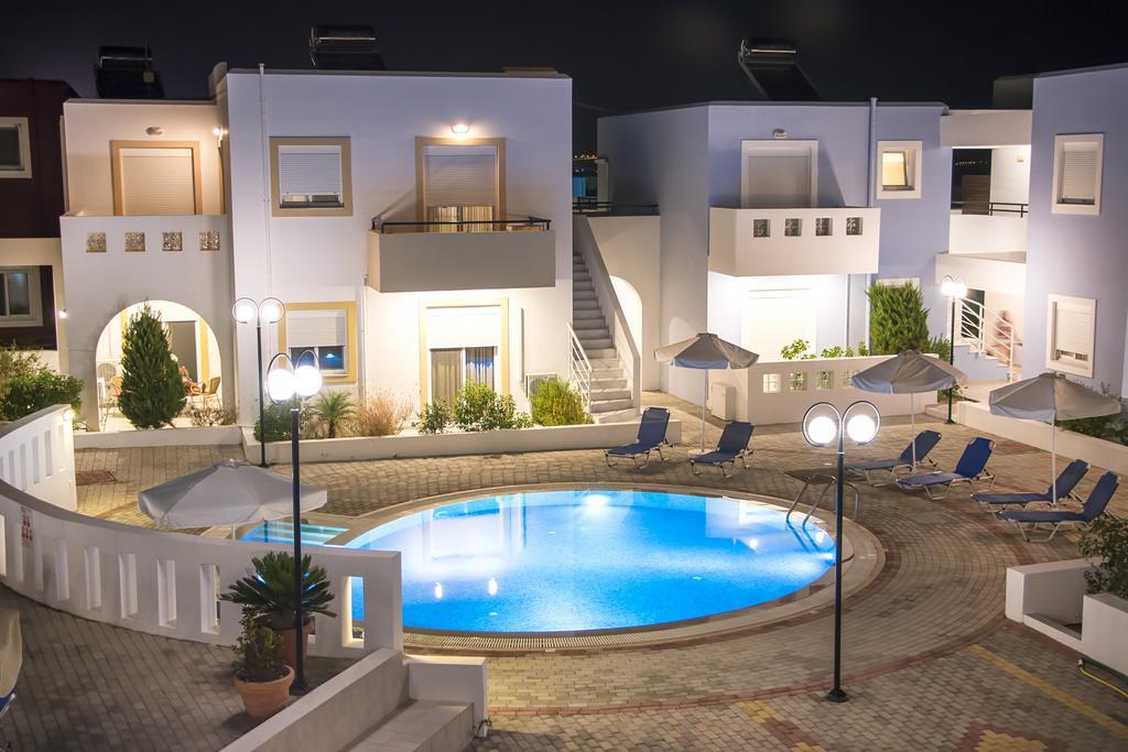 Aparthotel Gardens & 3*