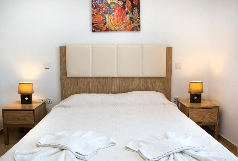 Aparthotel Gardens & 3*